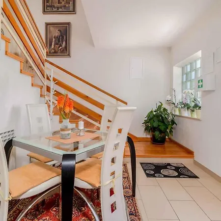 In 33199 * Jadranovo