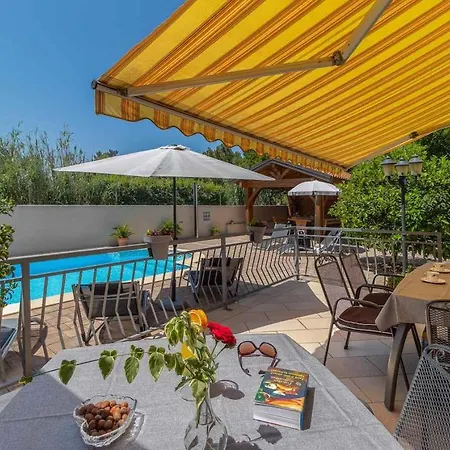 Villa In 33199 Jadranovo